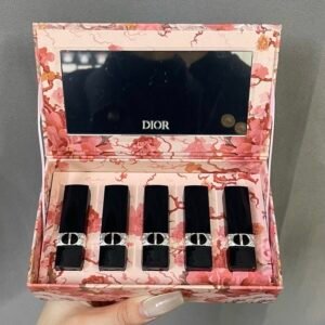 Luxury set usually contains 5 Dior lipsticks in sizes (1.5g each).